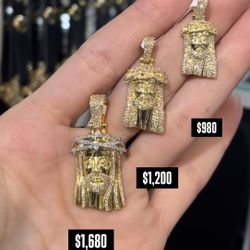 10K Natural Diamonds Jesus  Face Pendant  