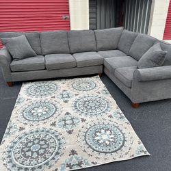 Comfy Nice Gray Sectional Couch  🔥🔥🔥