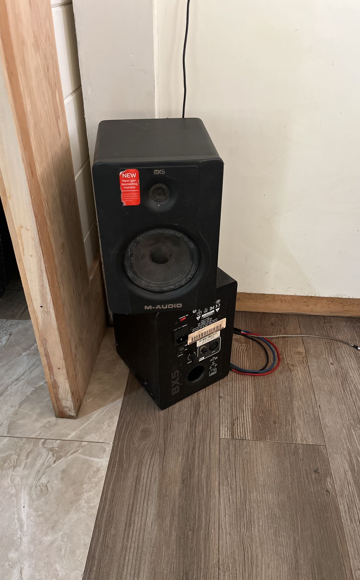 M-AUDIO SPEAKERS SMALL