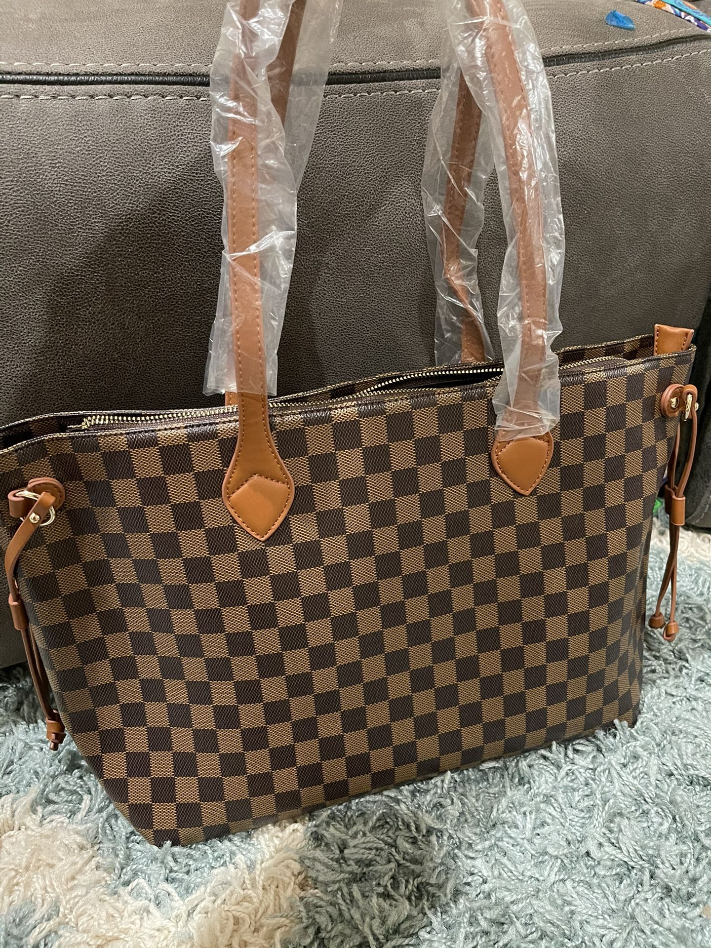 Brand New 4 PCs Checkered Tote