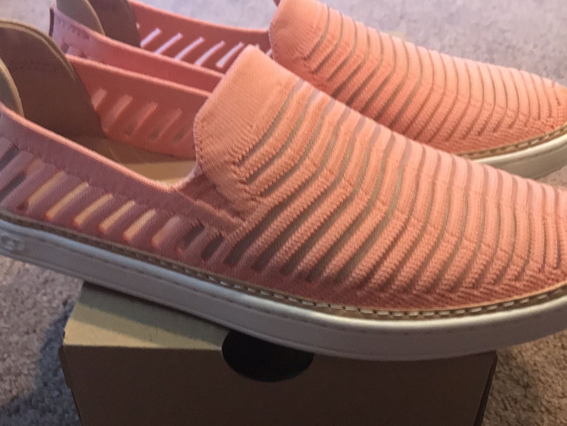 UGG Sammy Breeze Womens Slip On Pink Coral Sneaker Size 6