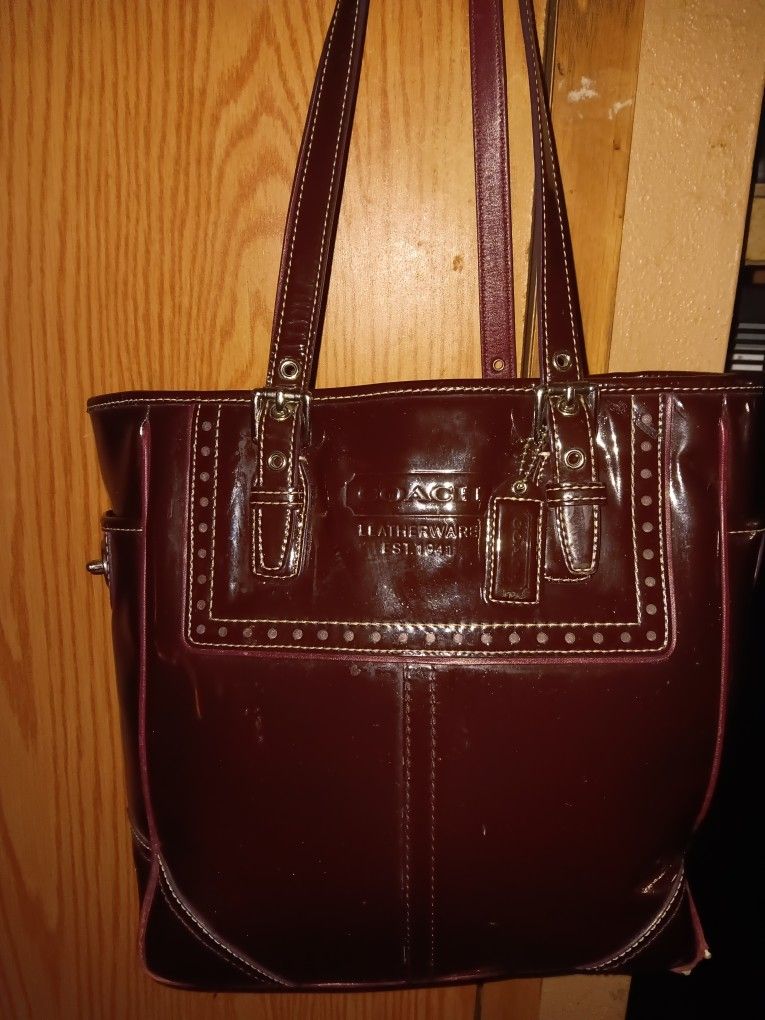 COACH PATENT LEATHER TOTE