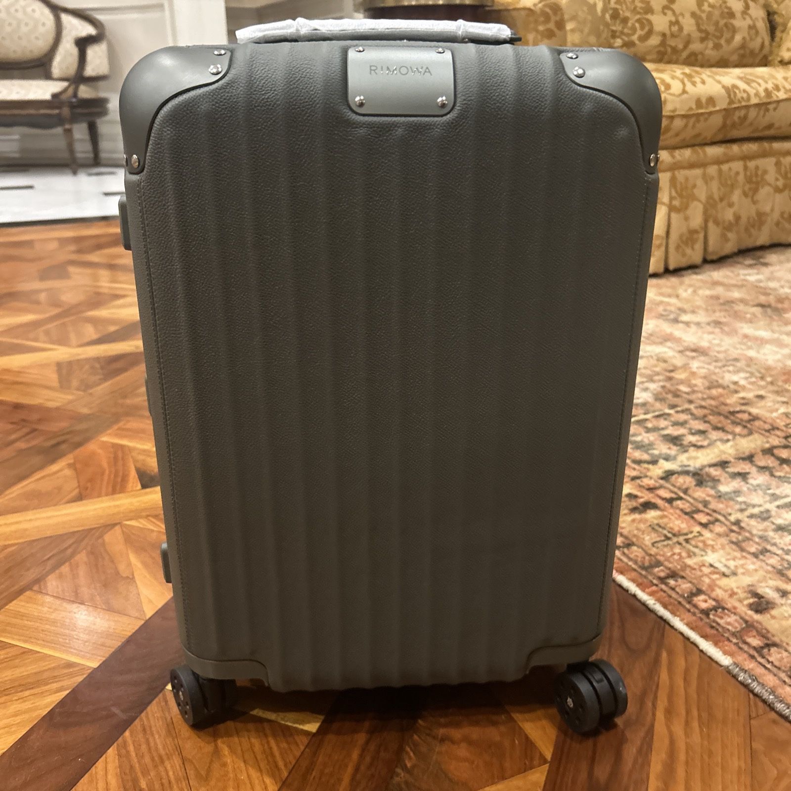 Rimowa Distinct Cabin Olive Green