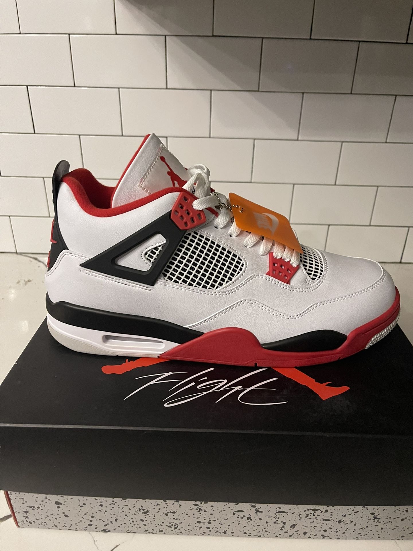 Men’s Jordan Retro 4 Chicago Red Size 14.