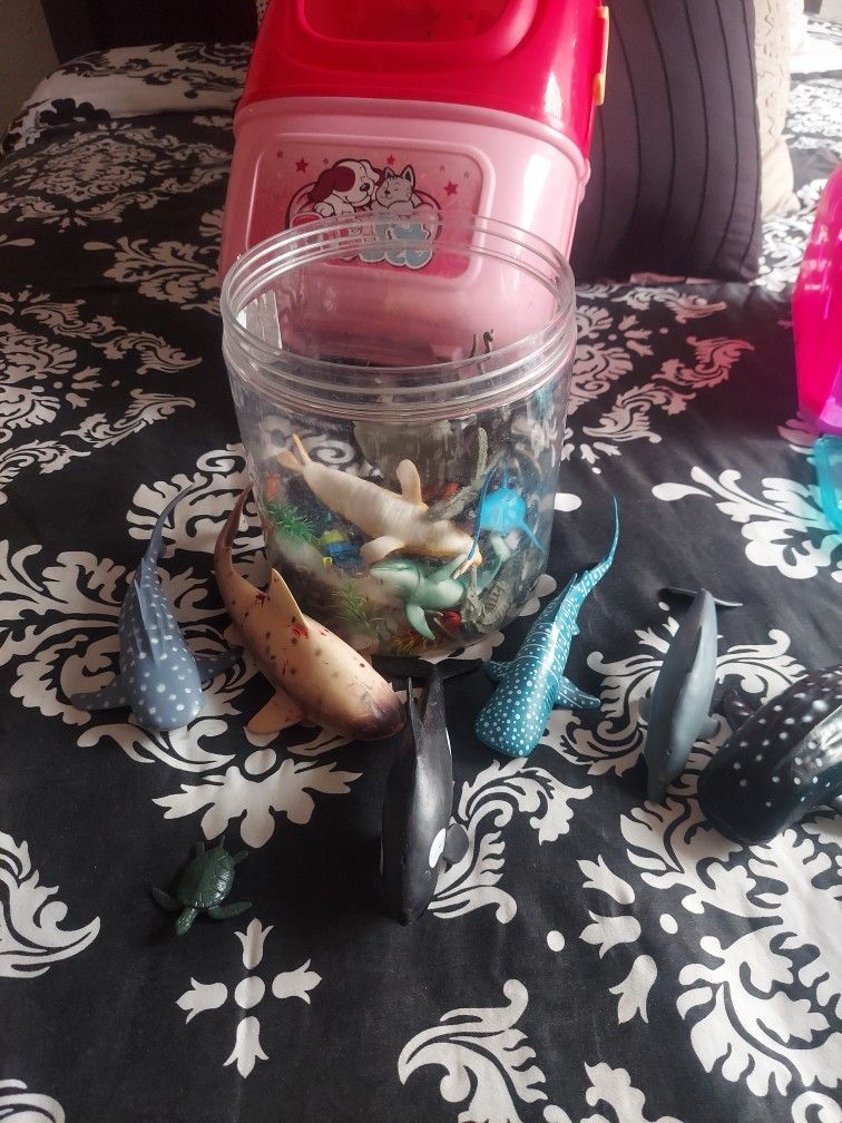 Sea Animals Plastic Bucket