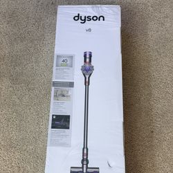 Dyson V8