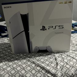 PS5       ** New in a box**