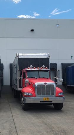 2010 Peterbilt 337