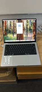 Apple MacBook Pro 2024 m4 chip 16gb ram 512gb ssd