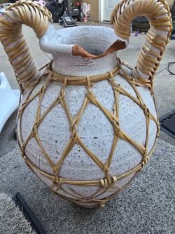 Oversized amphora