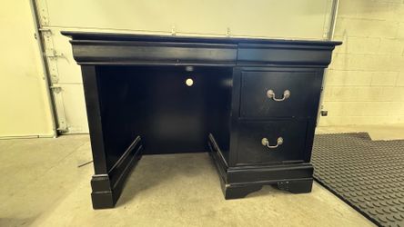 Black Wood Executive Desk – 3 Drawers | Solid & Sturdy