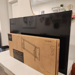 Amazon Fire TV 50" 4-Series, 4K UHD w Sanus TV Wall Mount