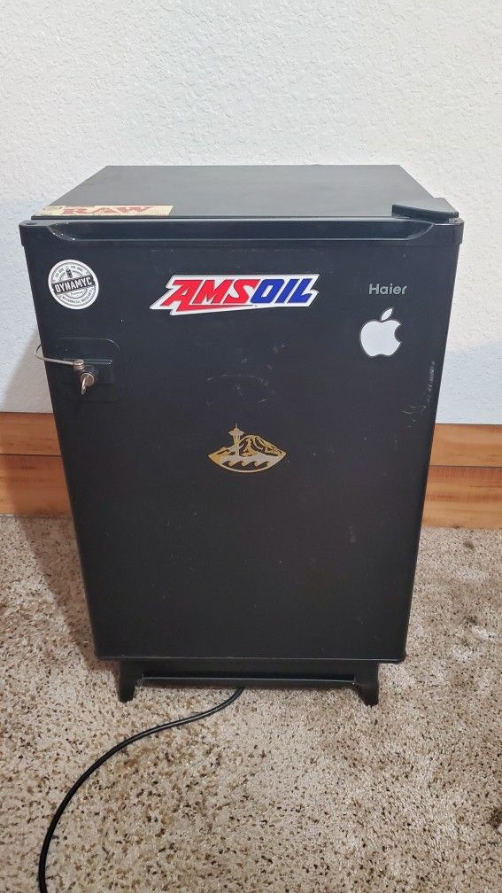 Haier Mini Fridge With Lock 