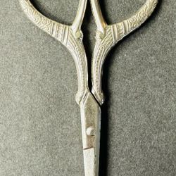 Vintage Small Metal Scissors.