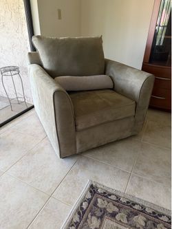 Moving - Everything must go