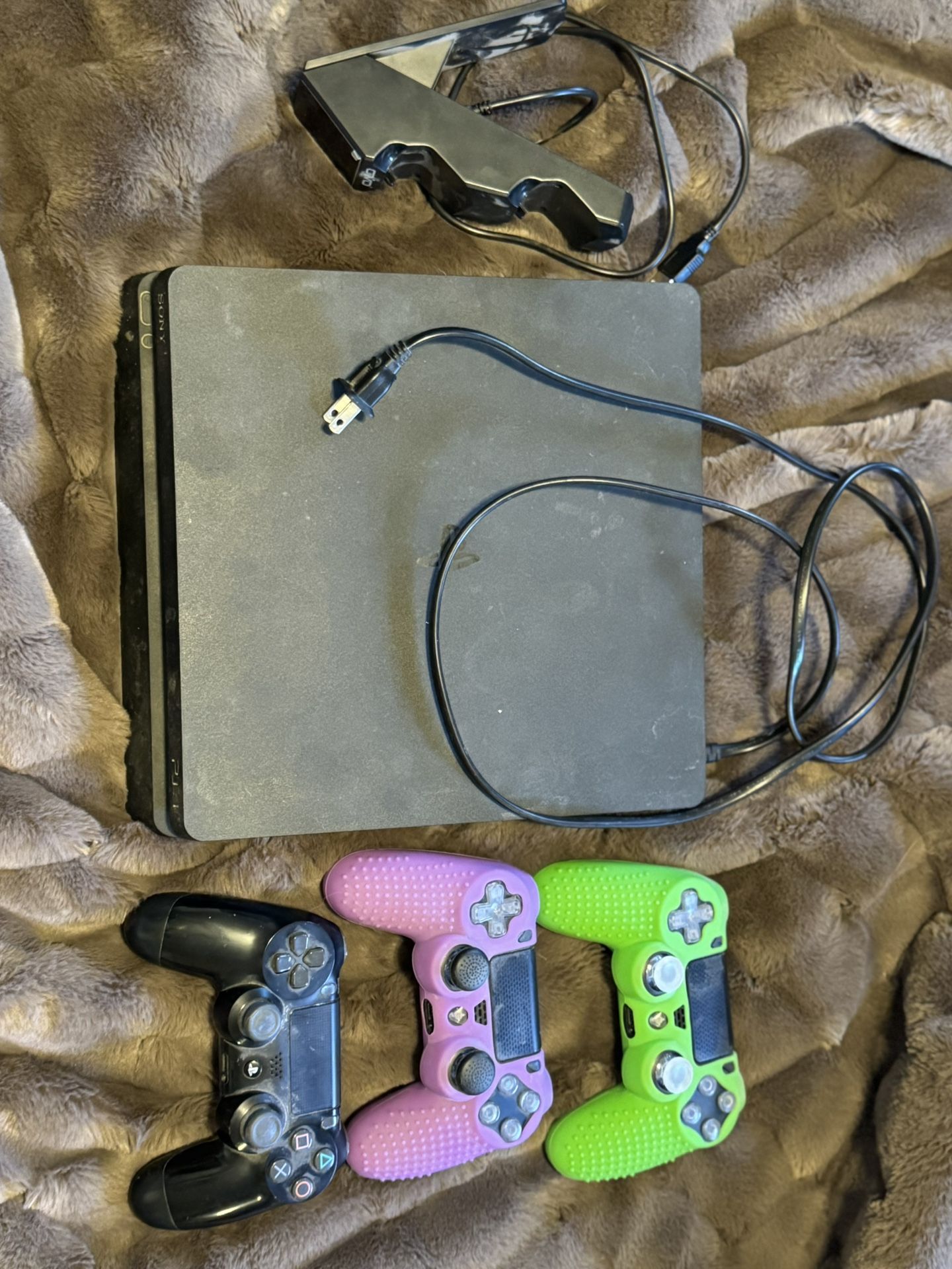 PS4 Pro Slim