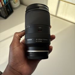Tamron 28-200mm F2.8-5.6  Sony E-Mount