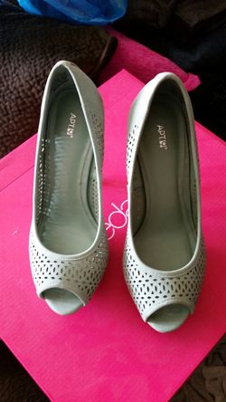 Women's Heels size 6