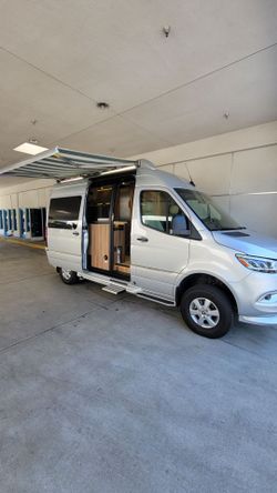 2022 Airstream Interstate 19 4x4 Tommy Bahama