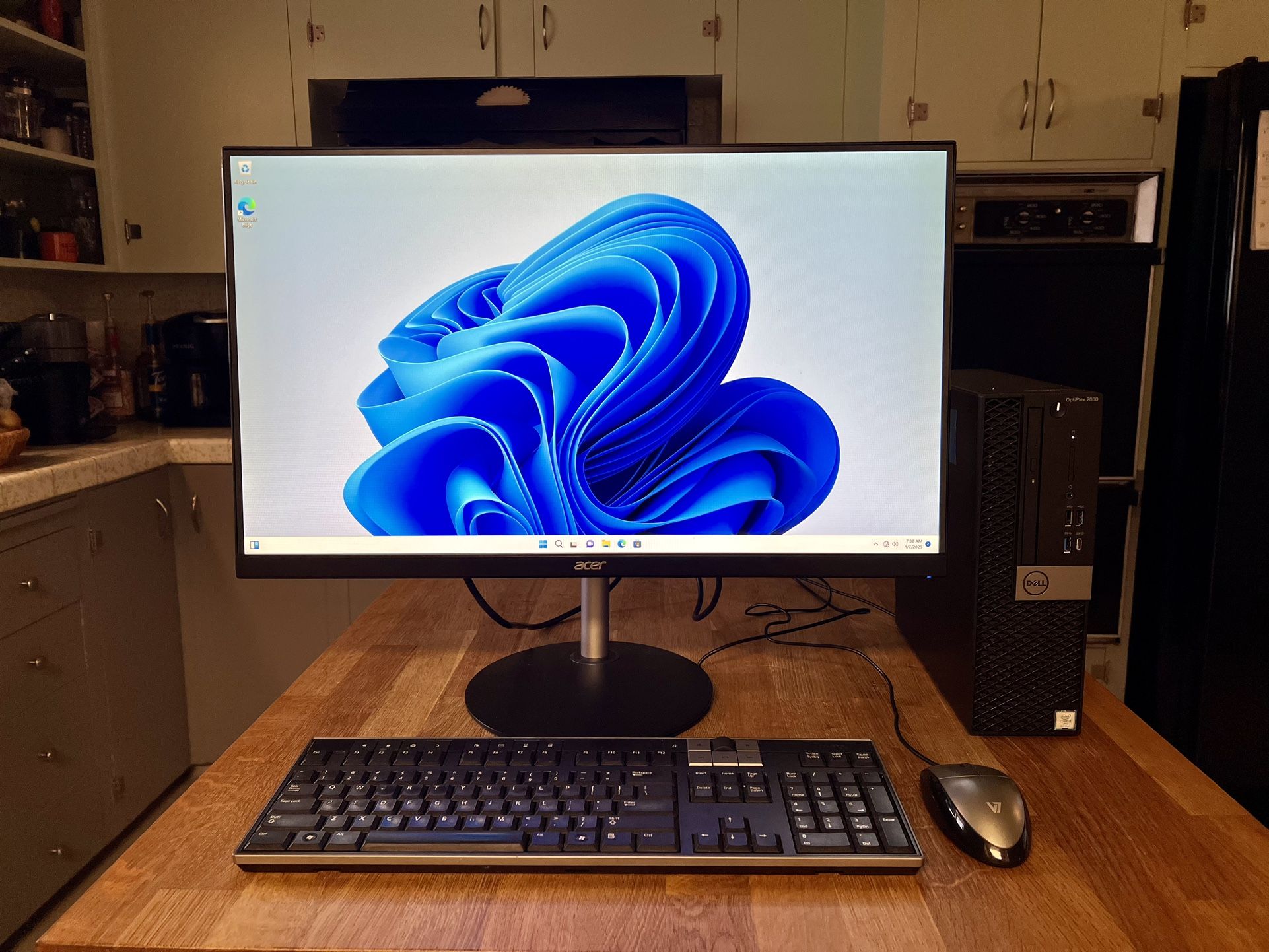 Dell Optiplex 7060 Desktop Computer - Intel i5 8th Gen Processor / 500GB Hard Drive / 27 Inch Acer Monitor / Windows 11 Pro