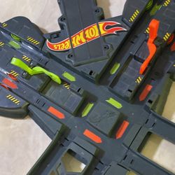 Hot Wheels Massive Track Set – Action-Packed Racing Fun