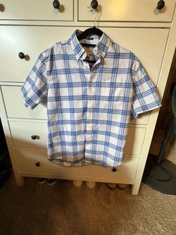 Men’s size M St Johns Bay button down shirt