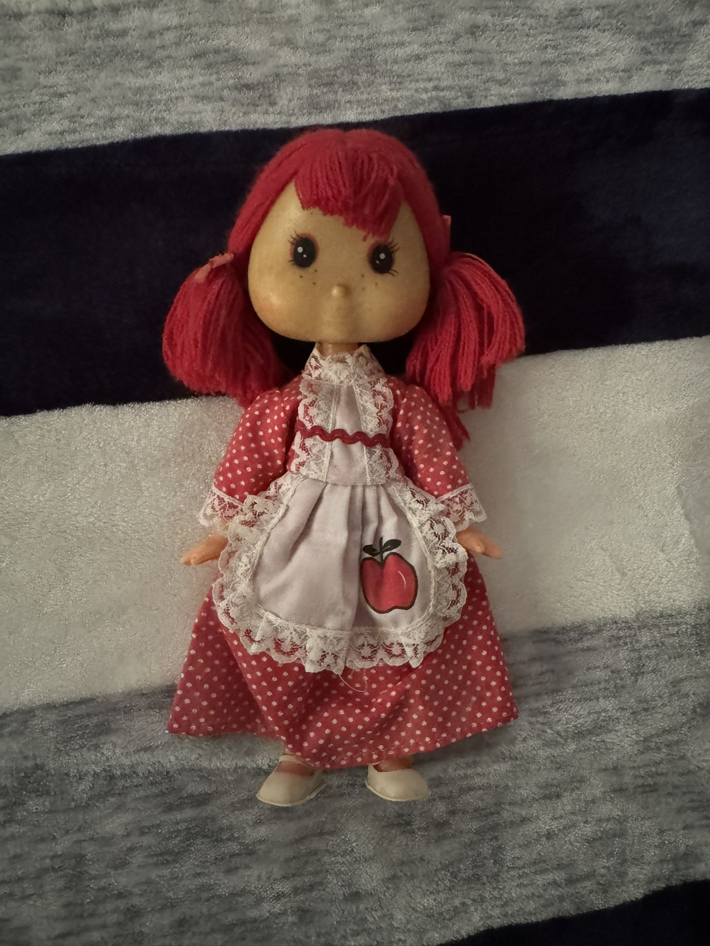 Annie Apple Pop Doll