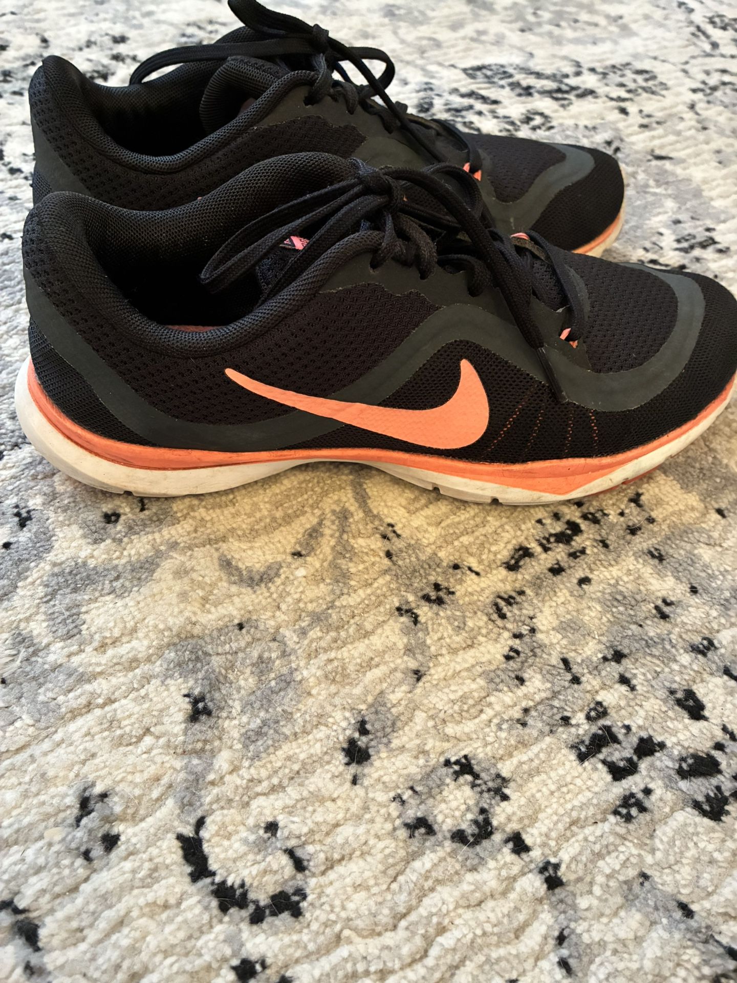 Woman’s Nike Flex Athletic Shoes