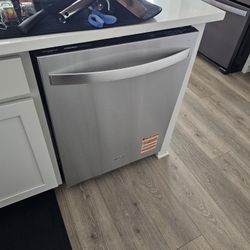 Whirlpool Dishwasher 