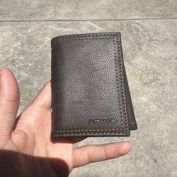 Levi’s wallet brand new