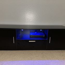 TV CONSOLE TABLE ***NEED GONE ASAP***