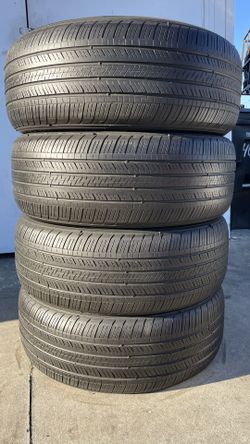 4USED TYRES GOODYEAR.         235/55/20.     70% TREAD.      @$250, (with Installation) ALL4 TYRES 