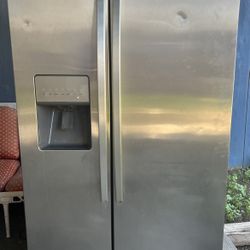 Whirlpool Refrigerator 