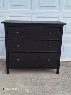 DRESSER