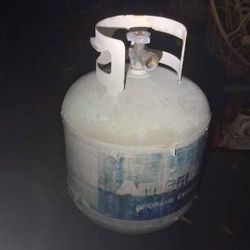Full Propane Tank Ready For Use In Great Condition 