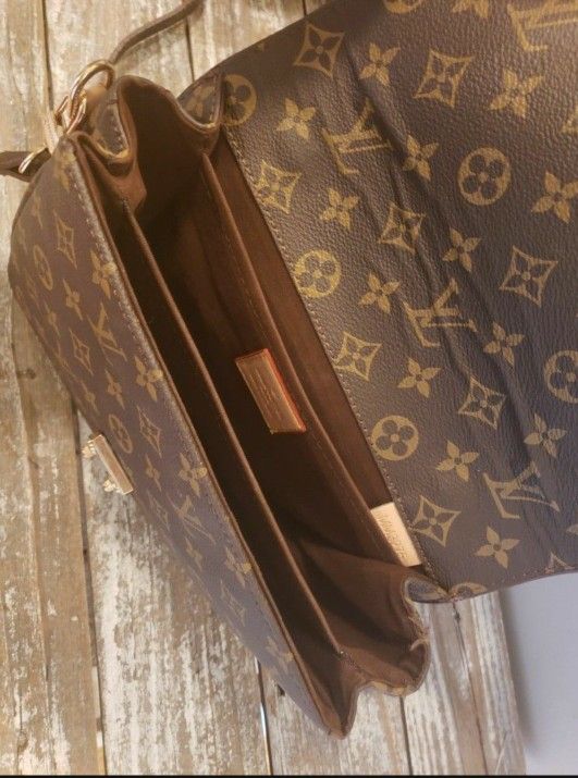 Louis Vuitton Sac Gibeciere Messenger Bag Monogram Canvas GM Brown for Sale  in Miami, FL - OfferUp