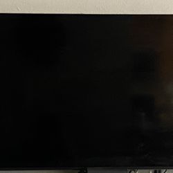 Samsung 50” 4K UHD Smart TV + Wall Mount
