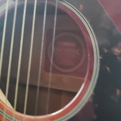 Acoustic Guitar Yamaha 