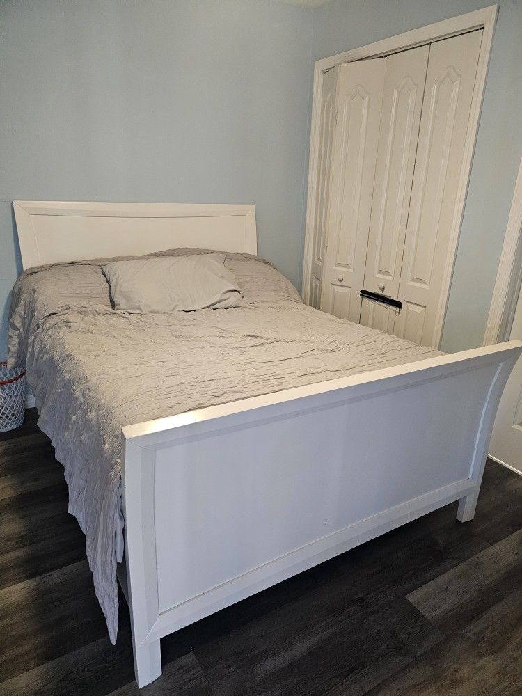 White 3 Pc Full Panel Bed