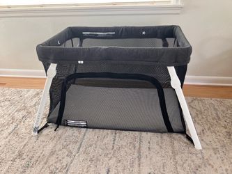 Guava Lotus Travel Crib