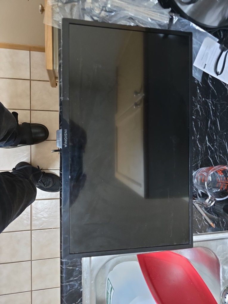 24 Inch TV missing A Leg