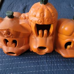 Vintage 1999 Disney Mickey Donald Goofy Halloween Light.  $50. Pickup In Oakdale 