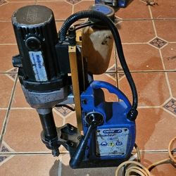 Champion AC35 1 3/8in Minibrute Magnetic Drill Press