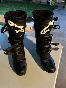 Dirt bike boots