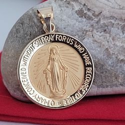 ❤️14k Precious Solid Yellow Gold Religious Blessed Mother Mary Medal!/ Medalla de Oro de la Santísima Virgen María! 👌🎁Post Tags: Medalla de Oro 14k