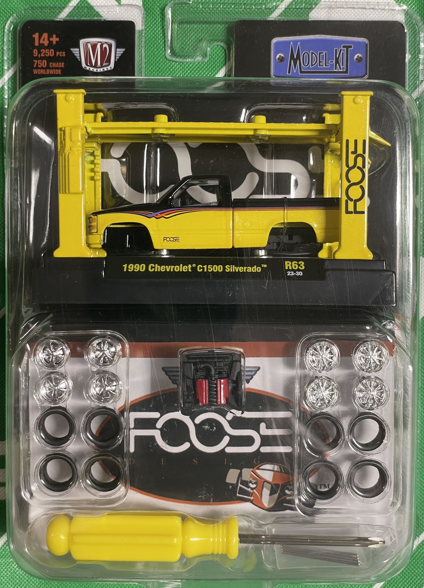M2 Machines FOOSE Yellow 1990 Chevrolet C1500 Silverado R63 Model Kit -1:64-