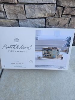 Wood Dollhouse