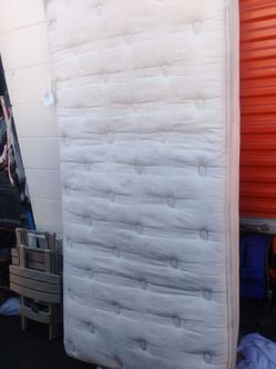 Simmons beautyrest Delaware plush mattress