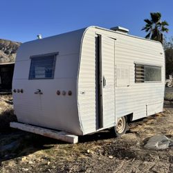 Camper Shasta Style - Great Rehab Project - También Hablo Español 