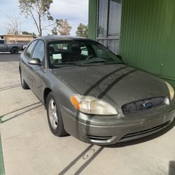 2004 Ford Taurus